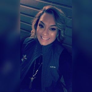 Meet your Posher, Liz